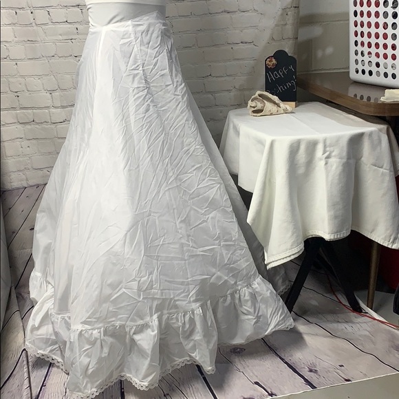 Bridal gown white slip - Picture 1 of 9